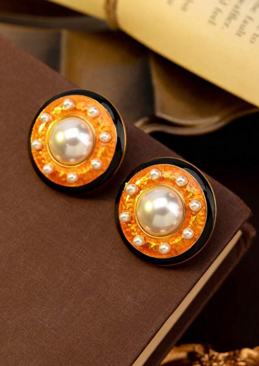 GlowNest Stud Earring