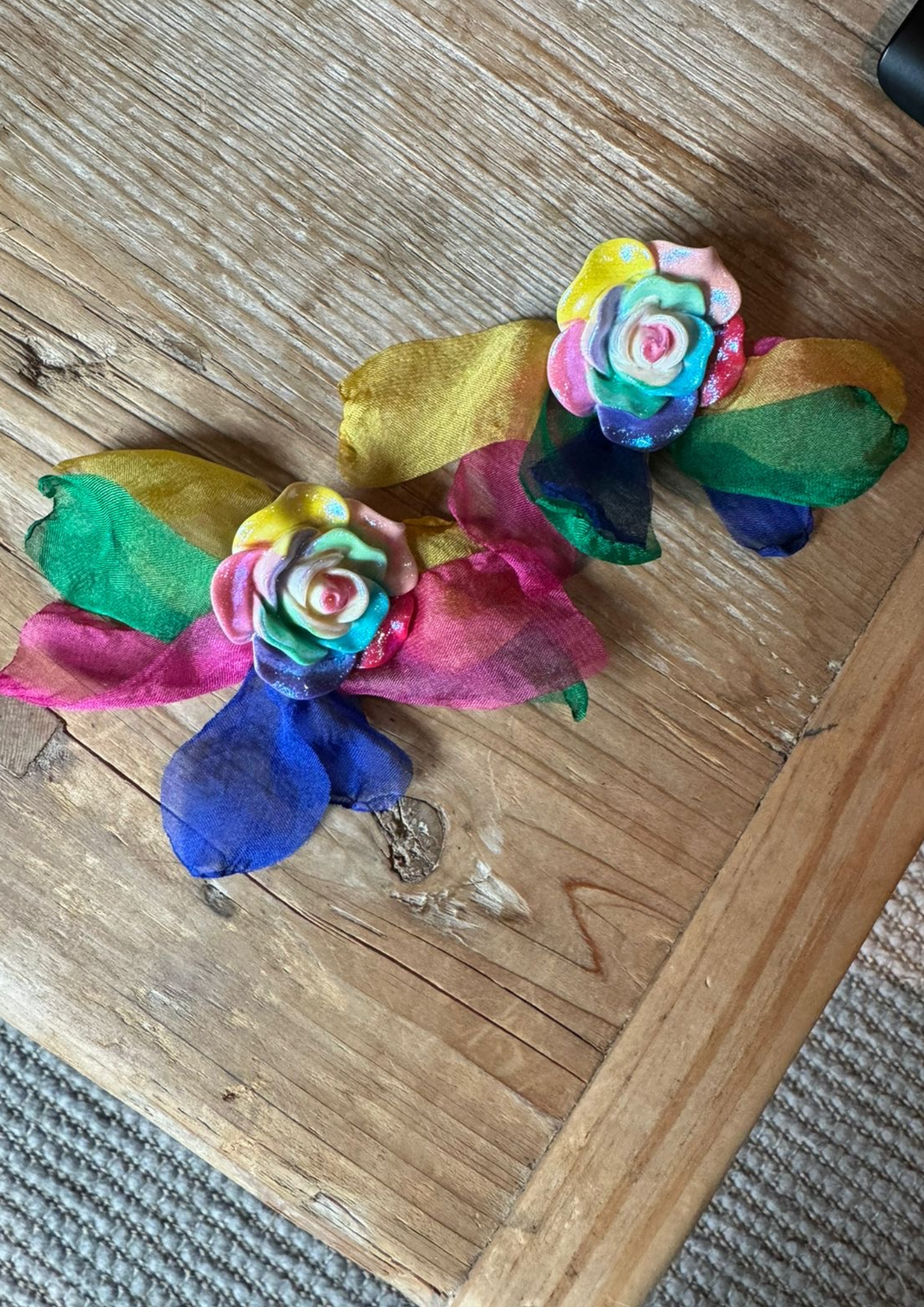 Floral colored stud earring