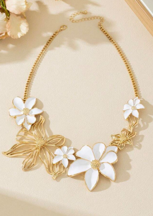 White Metal Flower Necklace